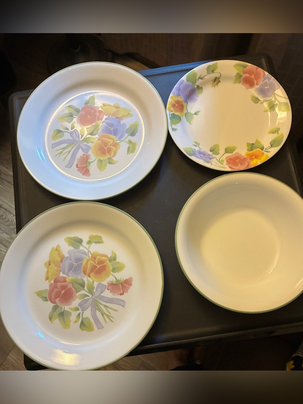 Corning Corelle Summer Blush 2 Luncheon Plates, 1 salad & 1 bowl